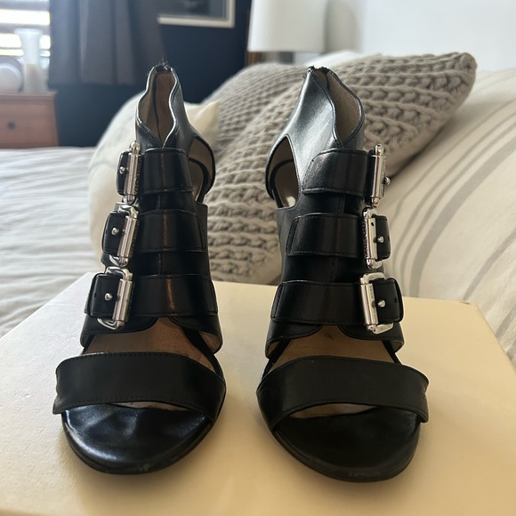 Michael Kors Black Leather Heels Size 5 - Picture 3 of 4